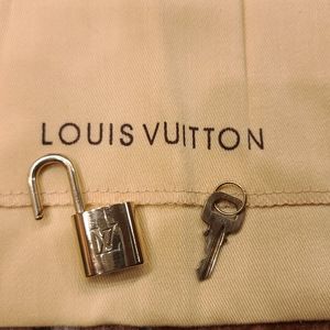 🌟 Louis vuitton lock and key